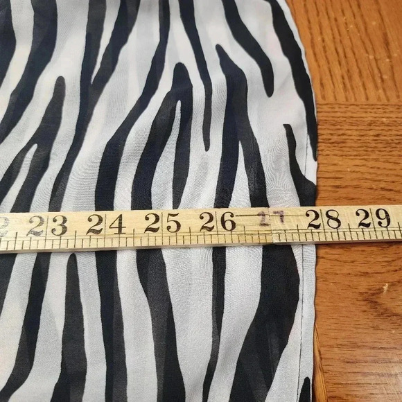 A.N.A. A New Approach Shear Zebra Stripe Sleeveless Top Plus Size 2X - Picture 4 of 8